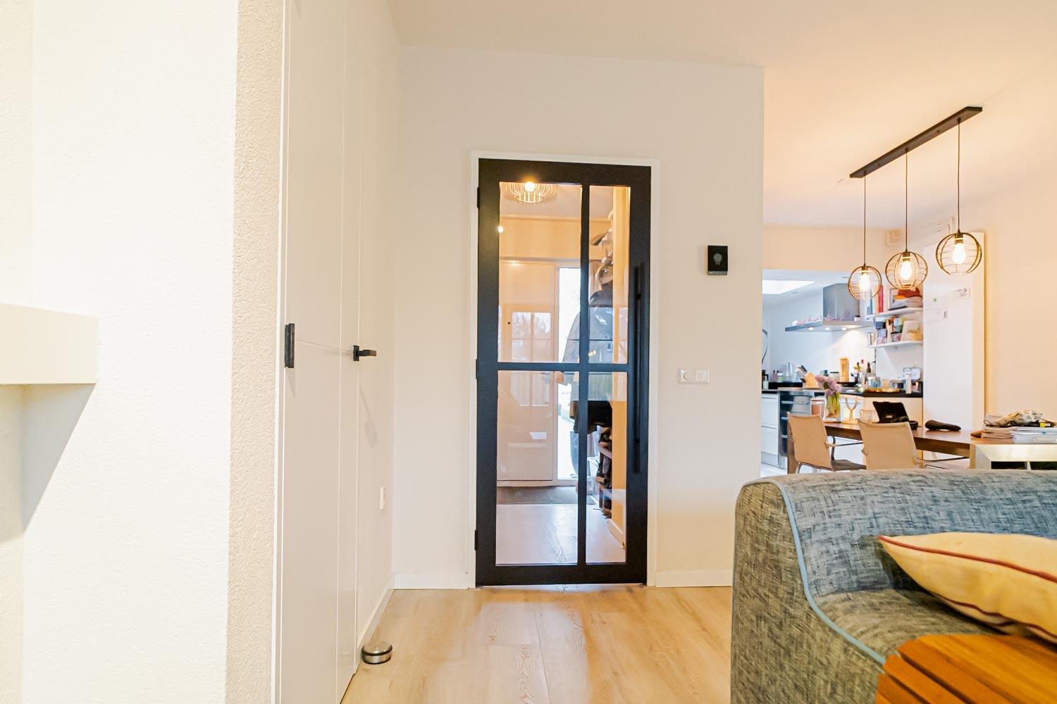 houten binnendeur met kozijn