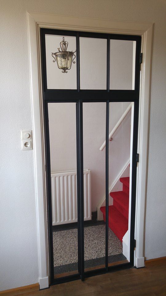 stalen deur en kozijn