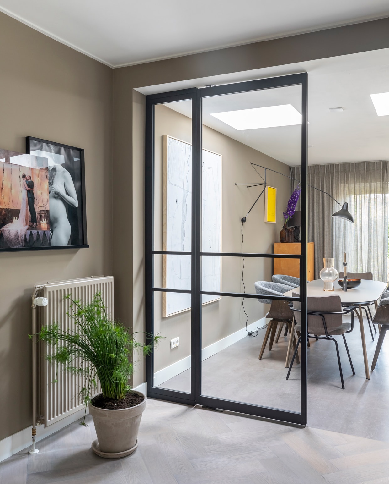 stalen zwarte binnendeur